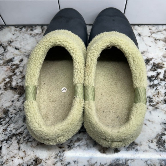 Hunter slip on house clogs - Picture 3 of 3